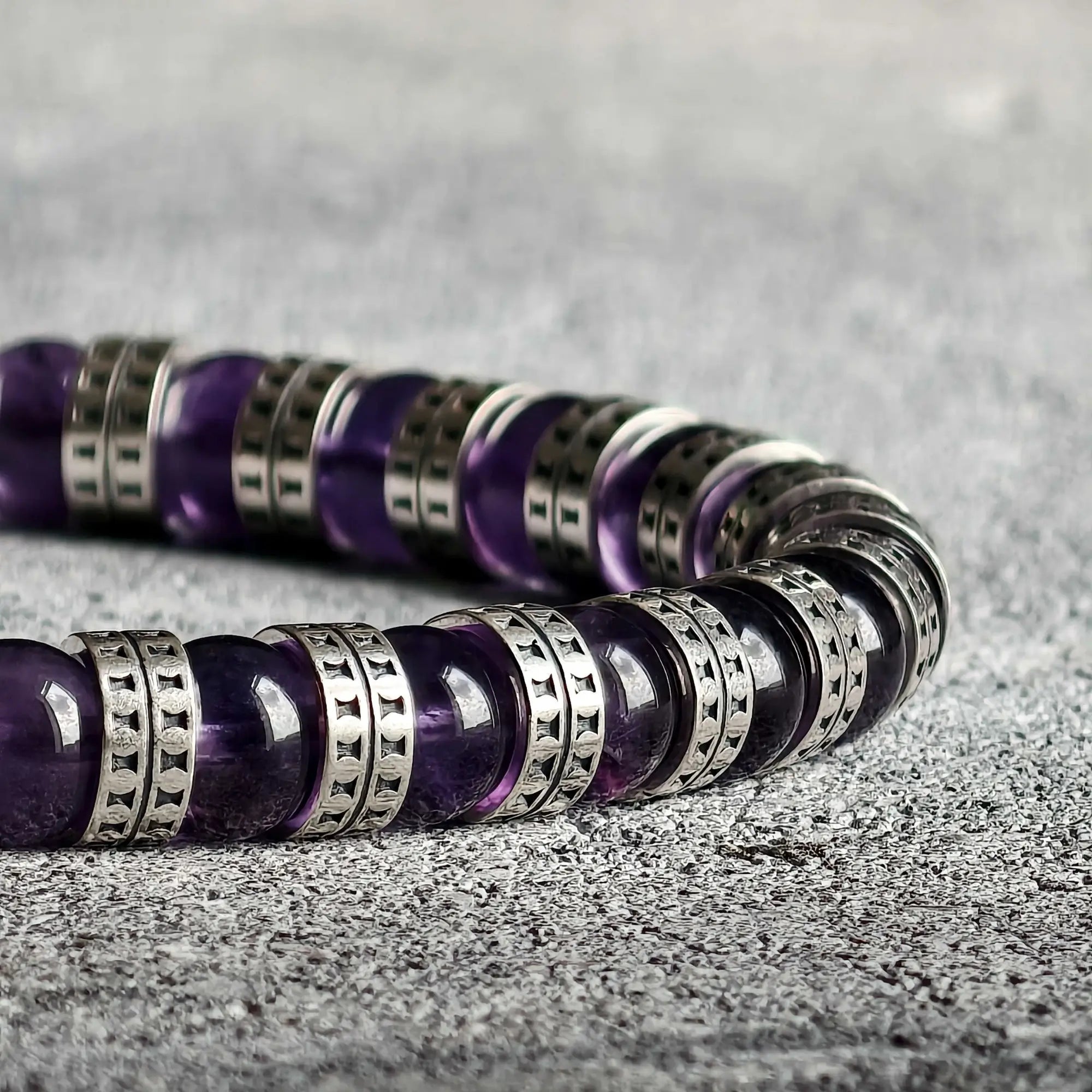 Armored Amethyst Bracelet VIII (6mm)