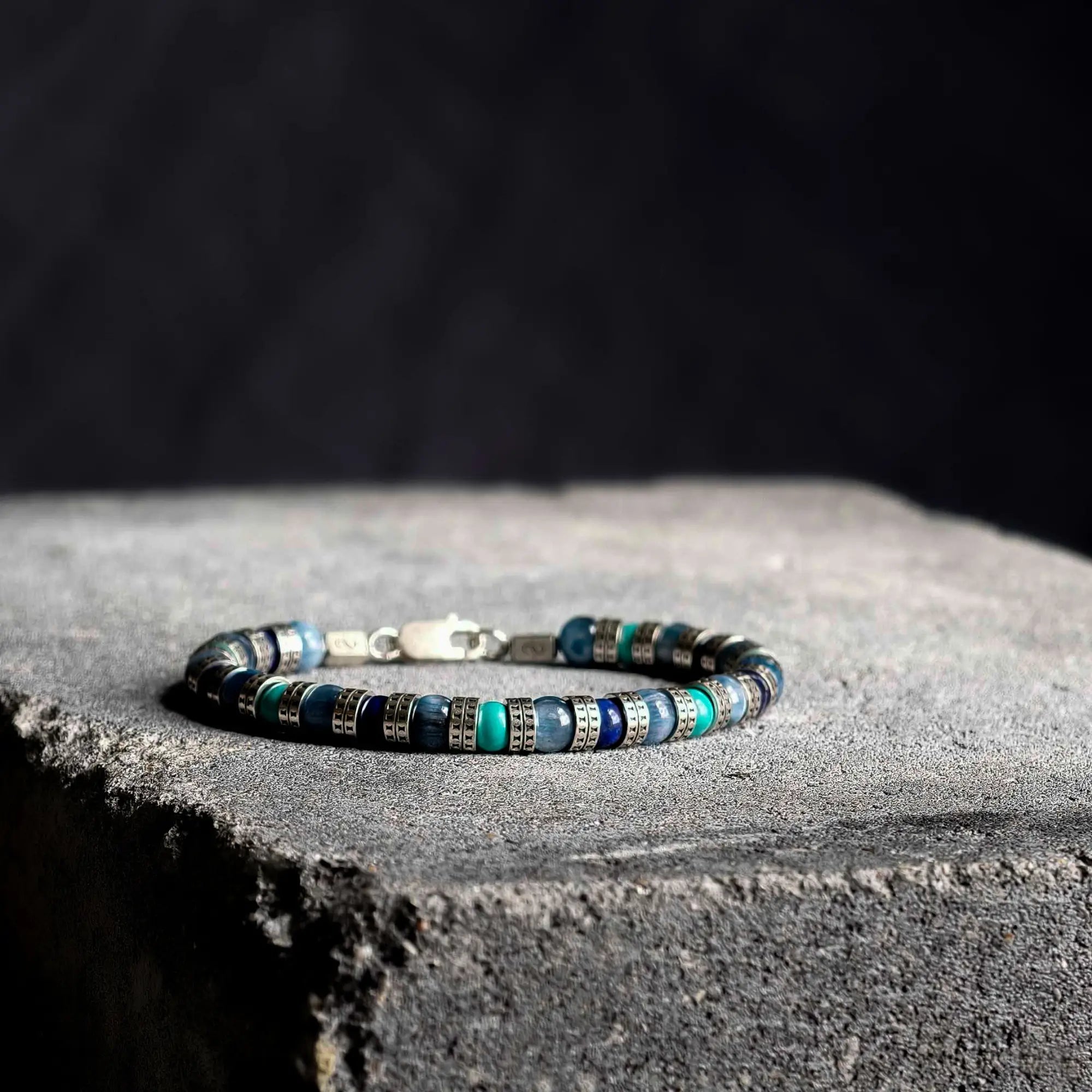 Armored Mixed Blue Bracelet IX (6mm)