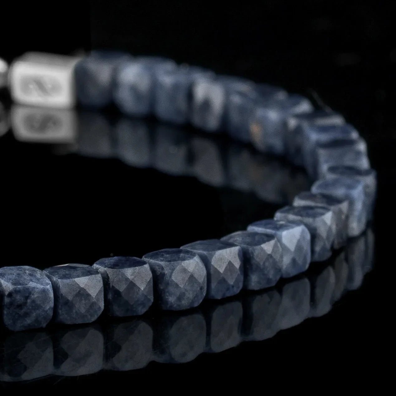 Blue Sapphire Cube Bracelet XIII (4mm)