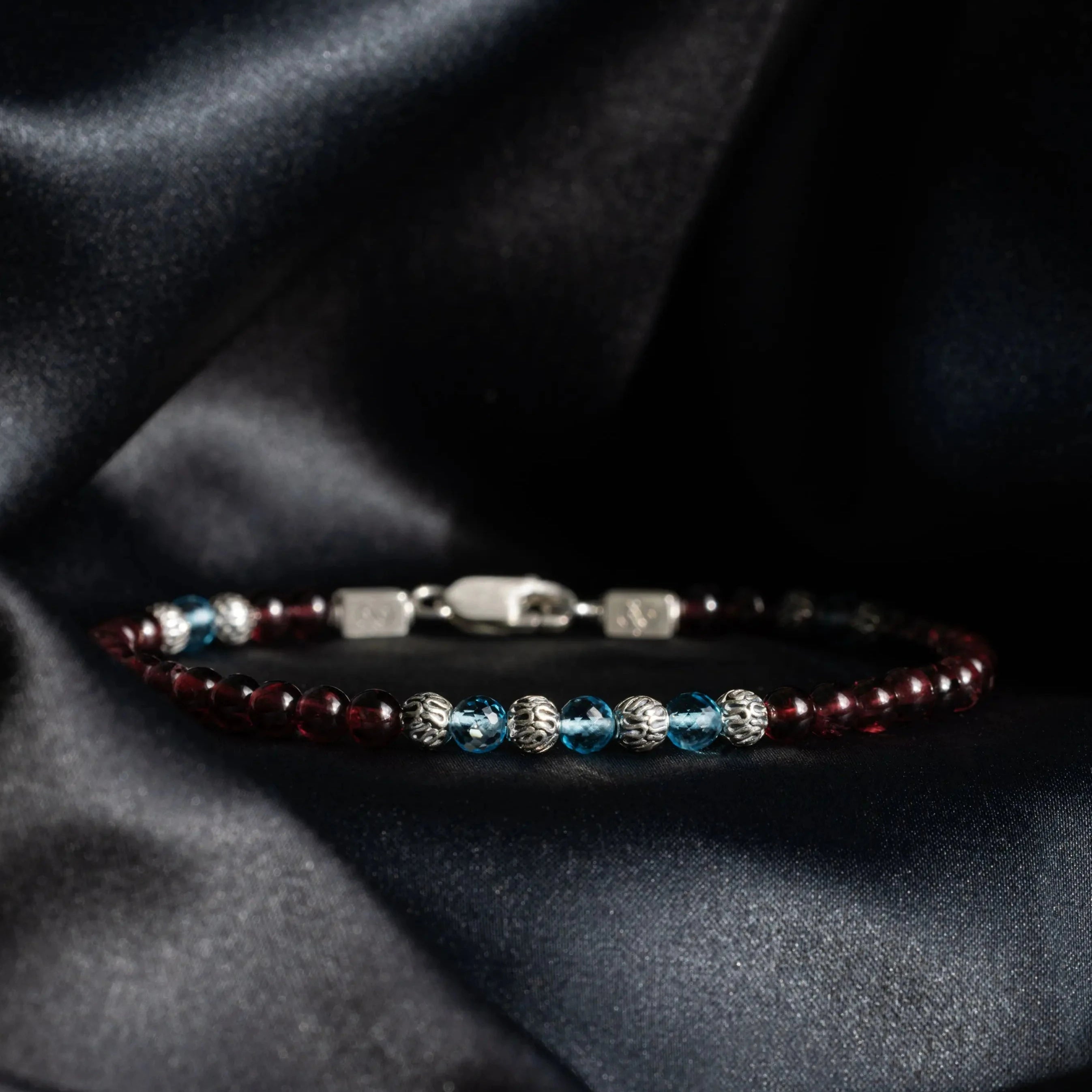 Swiss Blue Topaz - Red Garnet Bracelet VII (3.5 - 4mm)