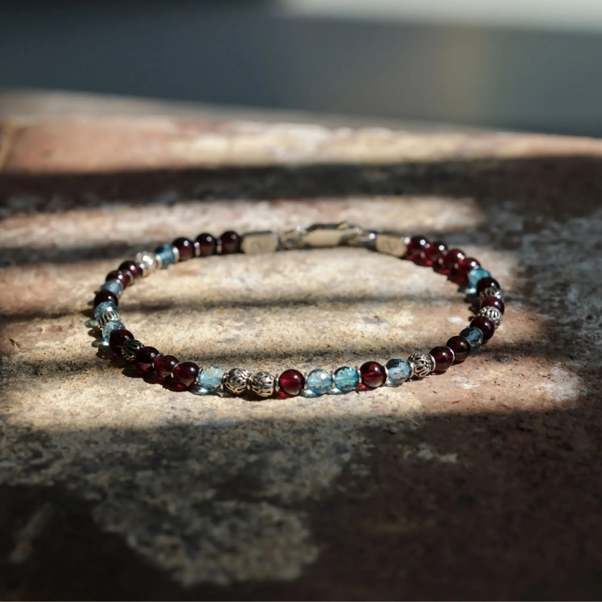 Swiss Blue Topaz - Red Garnet Bracelet VIII (4mm)