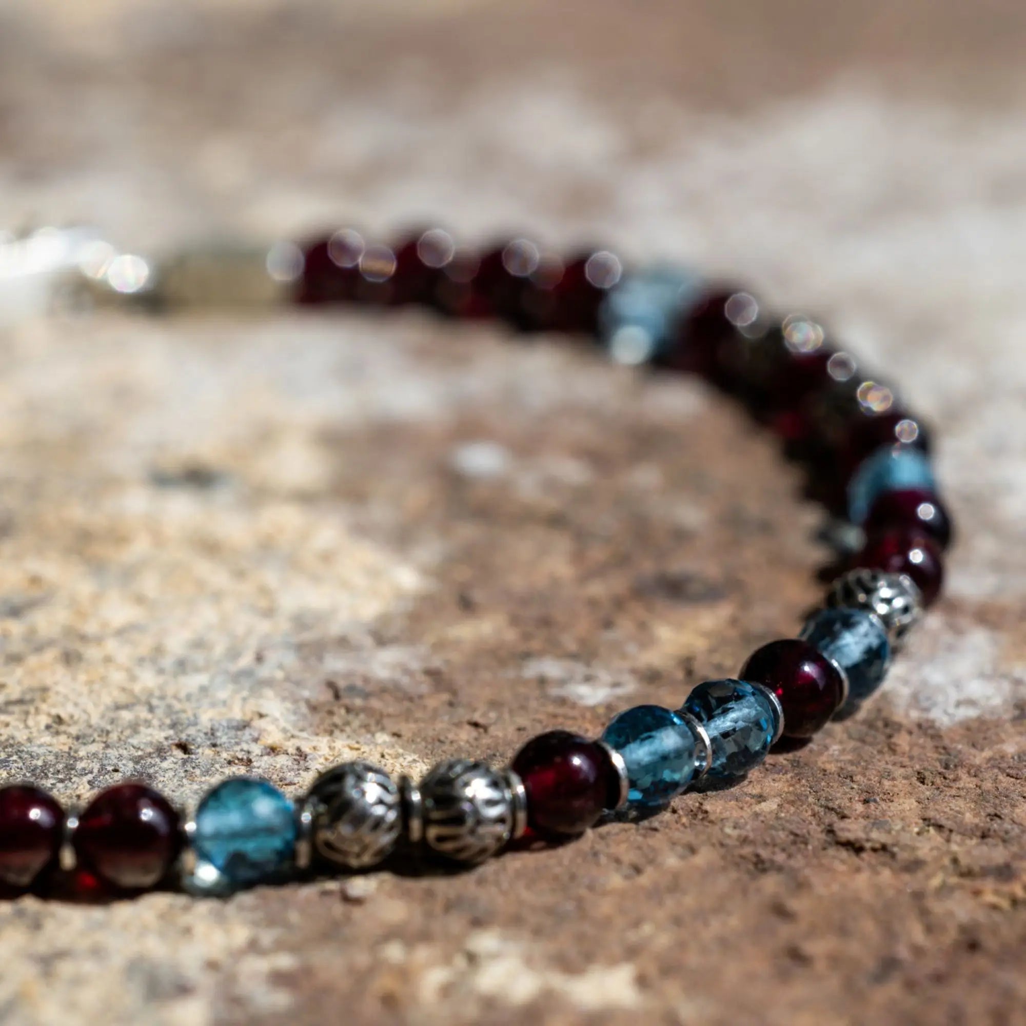 Swiss Blue Topaz - Red Garnet Bracelet VIII (4mm)