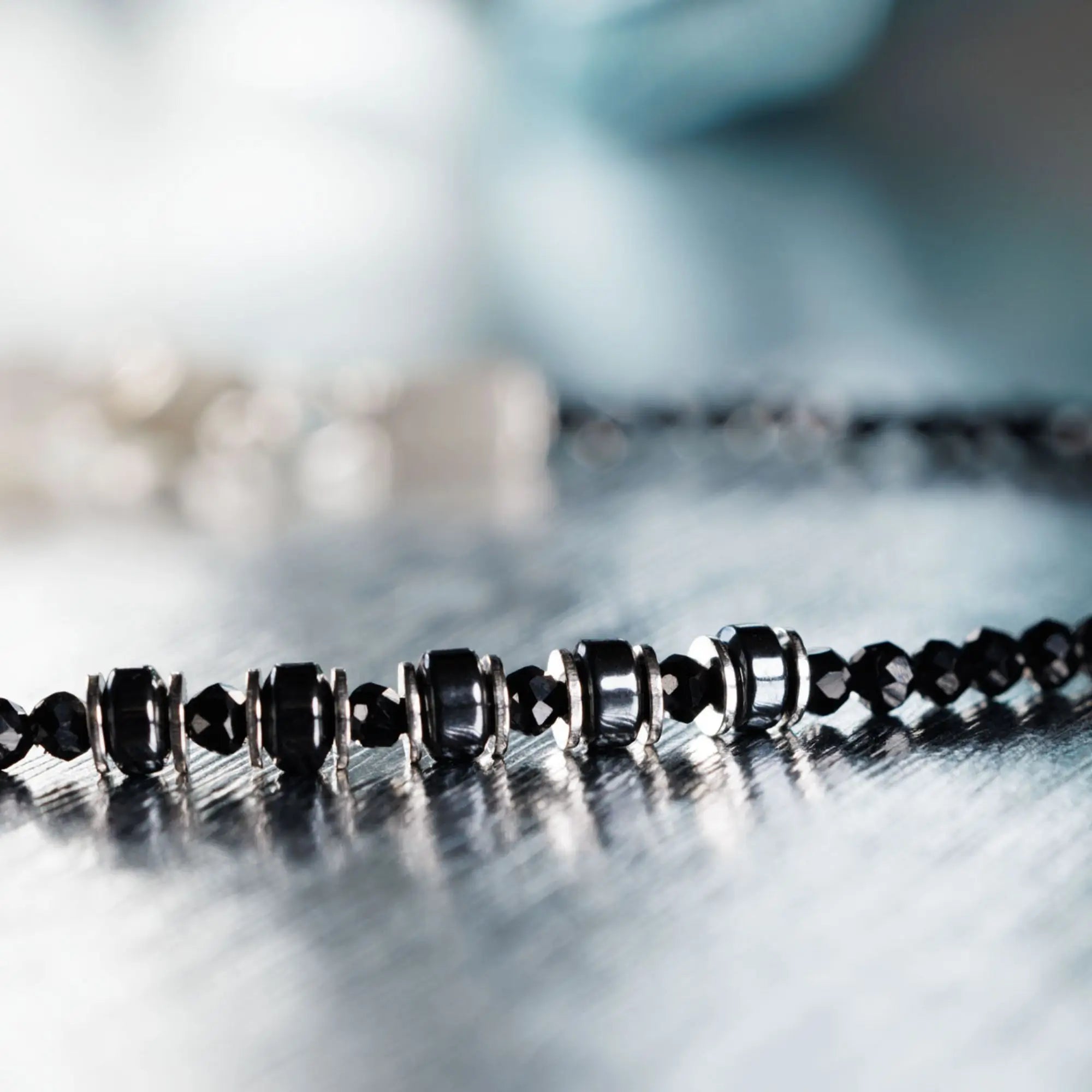 Black Spinel Bracelet V (2mm)